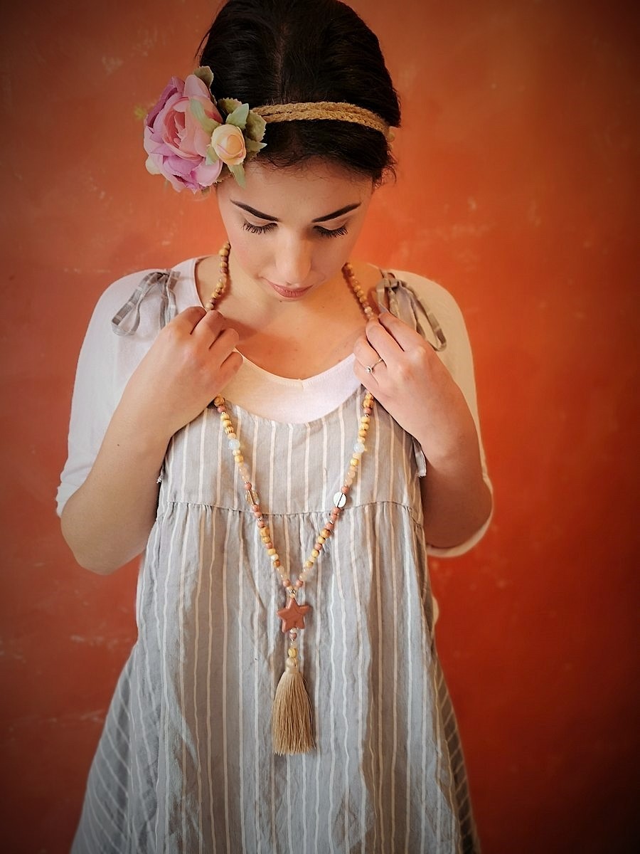 Sautoir Etoile Pompon 3 | La mode au féminin prêt à porter femmes vêtements originaux fashion dernières tendances Sautoir Etoile Pompon 3 | La mode au féminin prêt à porter femmes vêtements originaux fashion dernières tendances